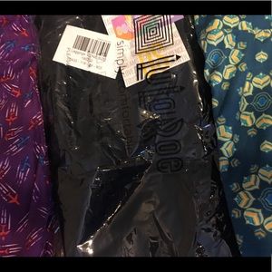 *SALE Lularoe One Size OS Solid black leggings LOT